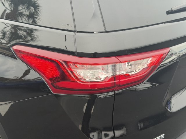 Used 2020 Chevrolet Traverse RS FWD image 11