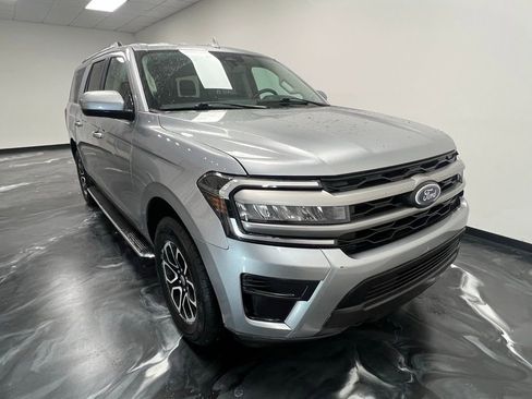Used 2023 Ford Expedition Max XLT image 19