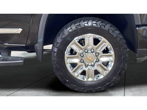 Used 2024 Chevrolet Silverado 2500 High Country w/ High Country Premium Package AWD/4WD image 21