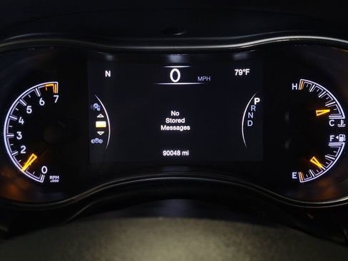 Used 2020 Jeep Grand Cherokee Laredo RWD image 23