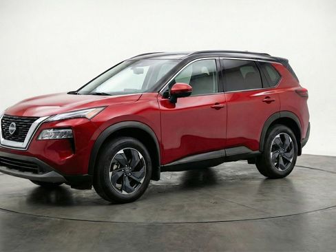 Used 2025 Nissan Rogue SV AWD/4WD image 3
