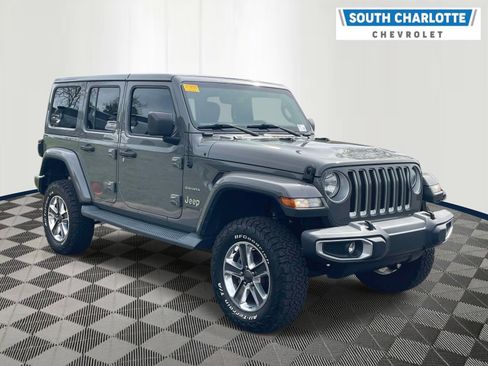 Used 2018 Jeep Wrangler Unlimited Sahara image 3