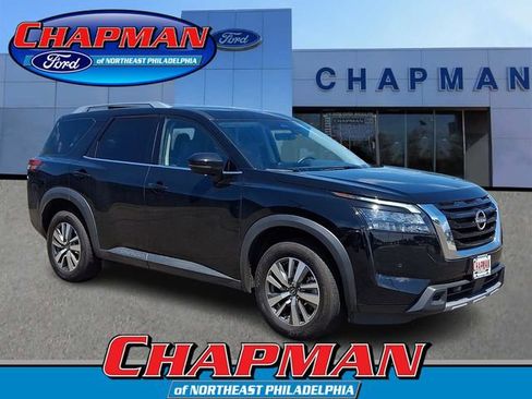 Used 2025 Nissan Pathfinder SL AWD/4WD image 1