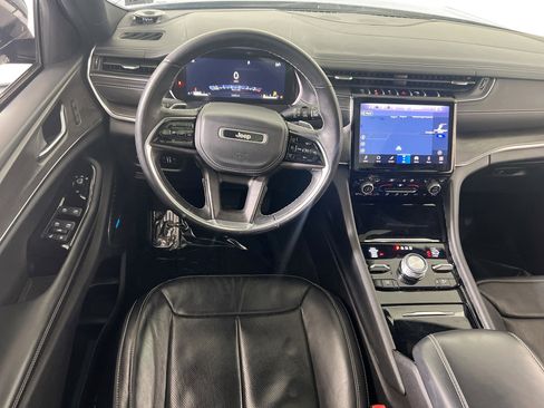Used 2022 Jeep Grand Cherokee Overland AWD/4WD image 23