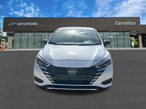 Used 2025 Nissan Versa S w/ Trunk Package FWD image 2