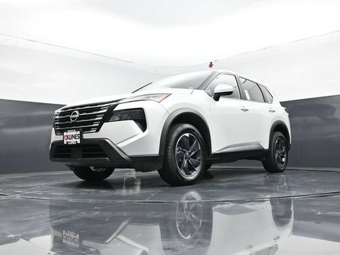 Used 2024 Nissan Rogue SV FWD image 49