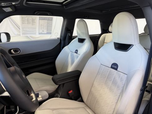 Certified 2025 MINI Cooper 2-Door Hardtop FWD image 11