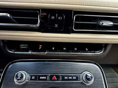 Used 2021 Lincoln Nautilus FWD image 19