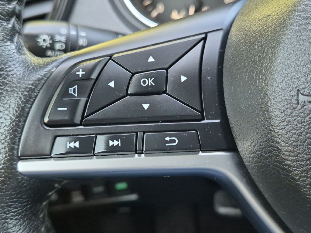 Used 2019 Nissan Rogue SL AWD/4WD image 14