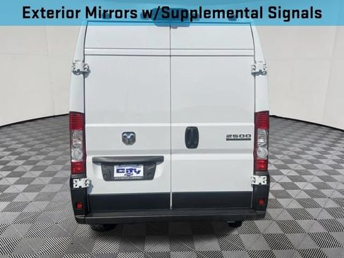 Used 2025 RAM ProMaster 2500 w/ Convenience Group FWD image 9