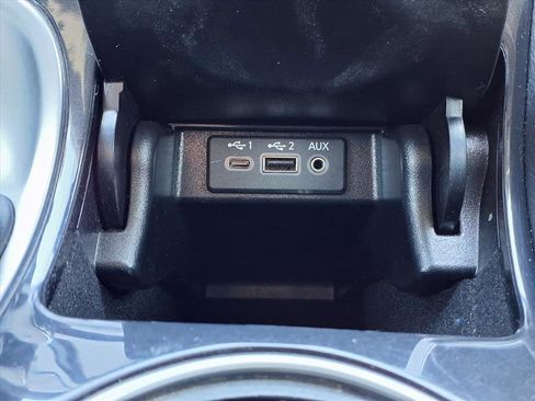 Used 2023 Nissan Maxima Platinum image 11