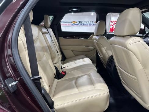 Used 2018 Cadillac XT5 Luxury w/ Driver Awareness Package FWD image 18