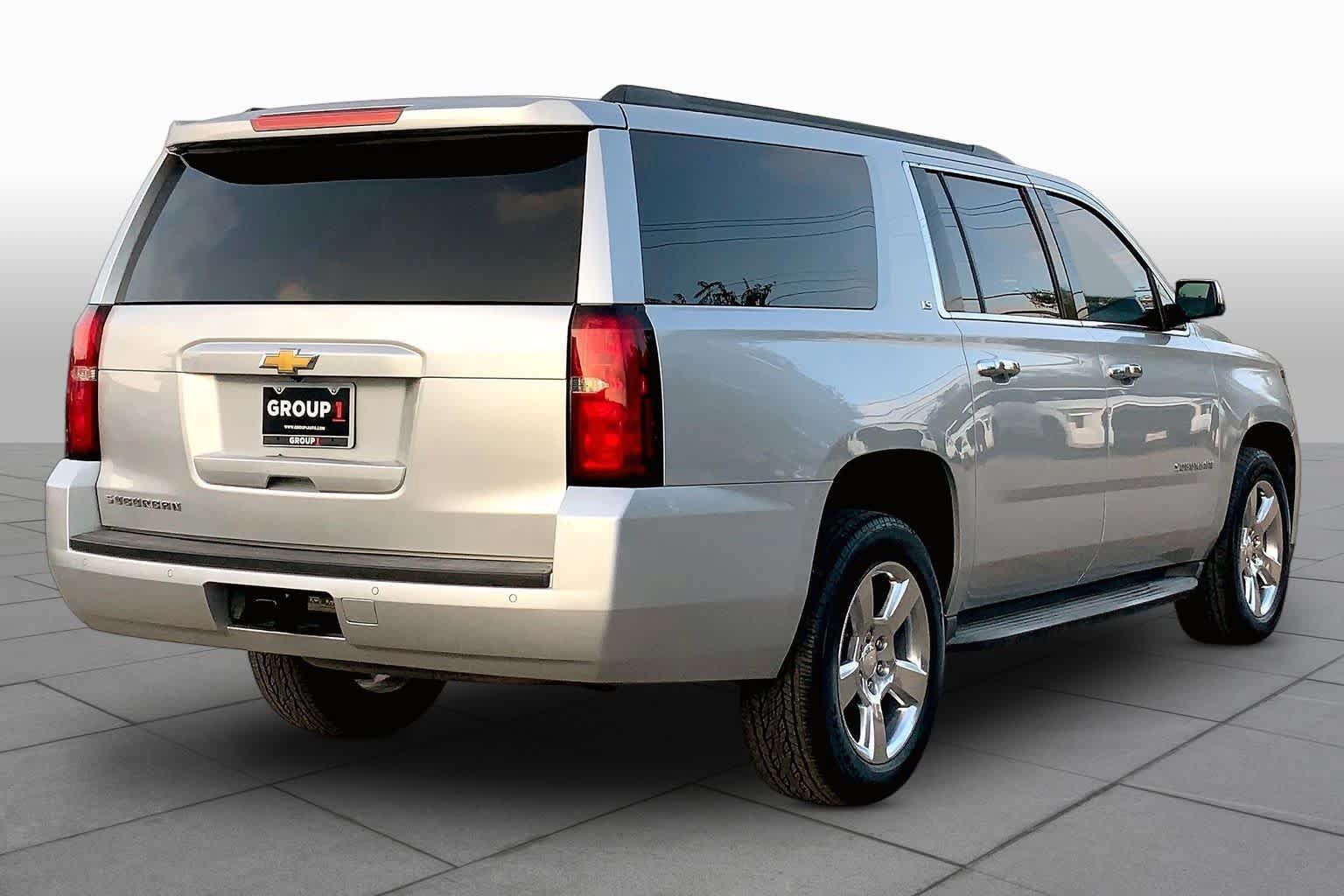 Used 2015 Chevrolet Suburban LS RWD image 13
