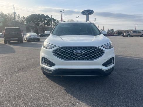 Used 2023 Ford Edge SEL w/ Convenience Package image 3