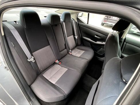 Used 2021 Nissan Sentra SV image 19