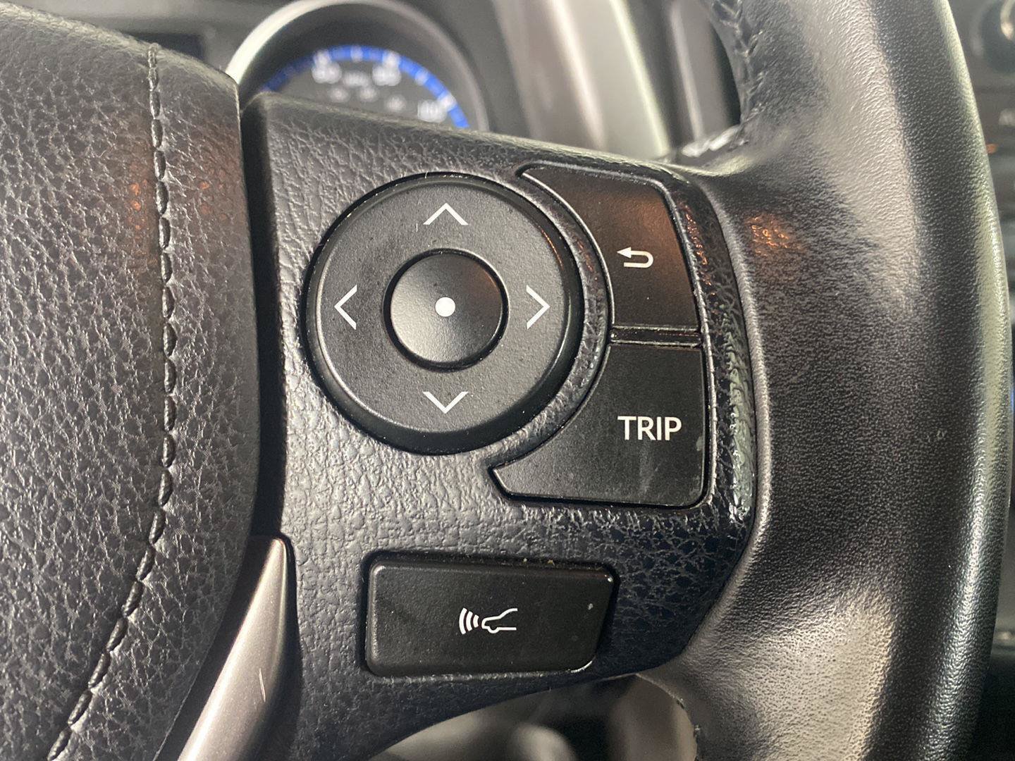 Used 2018 Toyota RAV4 XLE AWD/4WD image 20