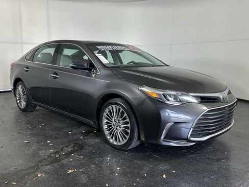 Used 2016 Toyota Avalon Limited image 2