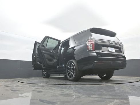 Used 2022 Chevrolet Tahoe RST w/ Luxury Package AWD/4WD image 48