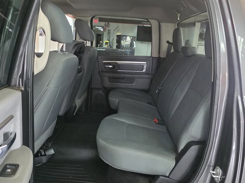 Used 2017 RAM 1500 Classic SLT AWD/4WD image 18