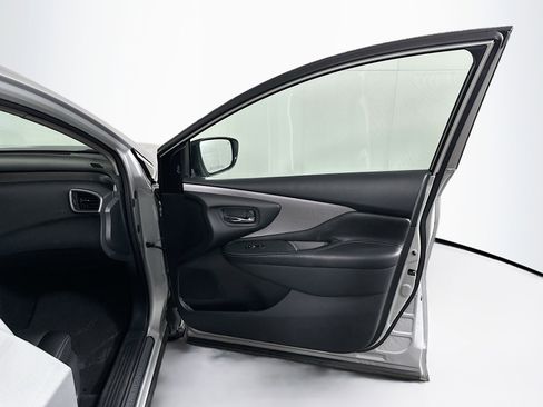 Used 2023 Nissan Murano SV image 32