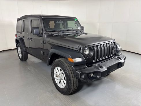 Used 2023 Jeep Wrangler Unlimited Sport AWD/4WD image 2