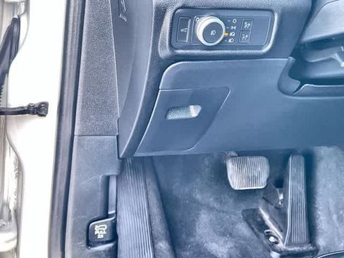 Used 2022 Ford Explorer XLT w/ Equipment Group 202A RWD image 29