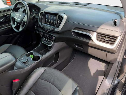 Used 2024 GMC Terrain SLT image 21