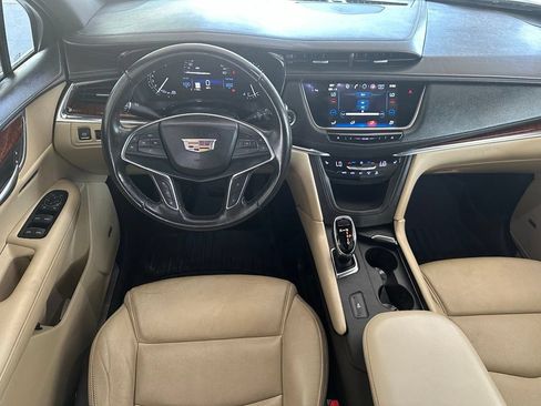 Used 2018 Cadillac XT5 Luxury w/ Driver Awareness Package FWD image 14