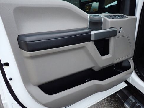 Used 2017 Ford F250 XLT w/ XLT Premium Package image 24