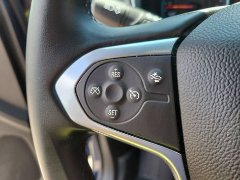 Used 2023 Chevrolet Traverse LT FWD image 25