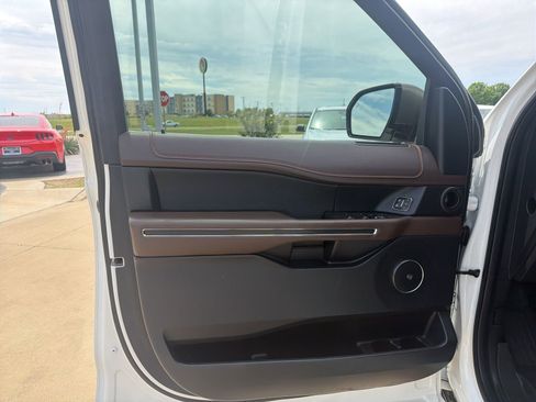 Used 2020 Ford Expedition Max King Ranch w/ Cargo Package RWD image 13