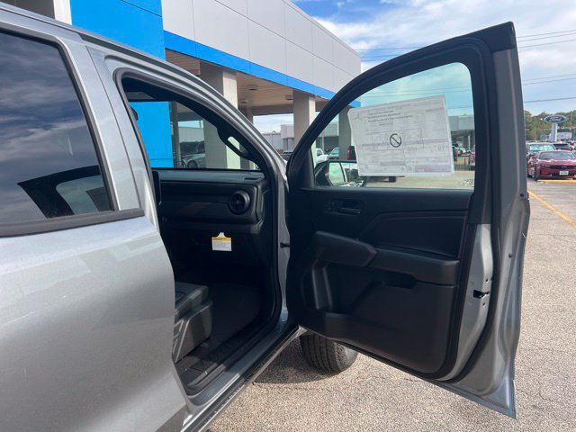 New 2026 Chevrolet Colorado Trail Boss w/ Off-Road Front Bumper Package AWD/4WD image 14