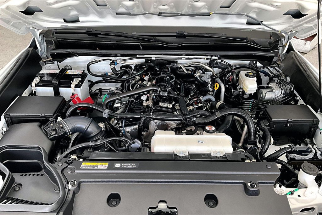 Used 2025 Toyota 4Runner SR5 AWD/4WD image 12