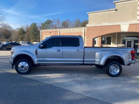 Used 2020 Ford F450 Limited image 2