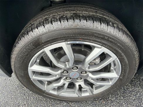 Used 2024 GMC Terrain Denali w/ Denali Premium Package image 17