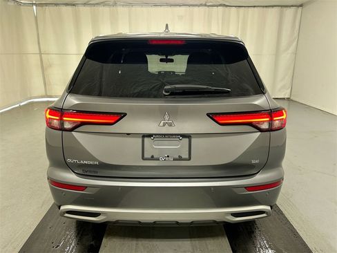 Used 2022 Mitsubishi Outlander SE image 22
