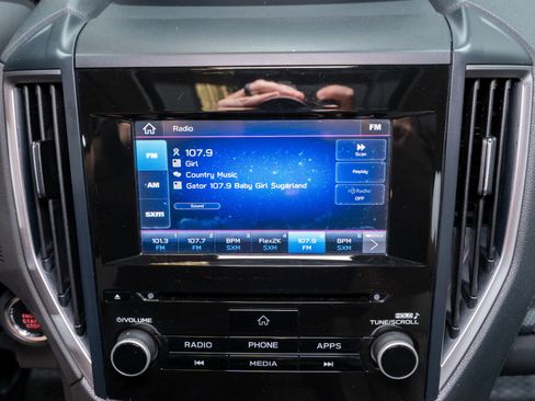 Used 2019 Subaru Forester Premium AWD/4WD image 18