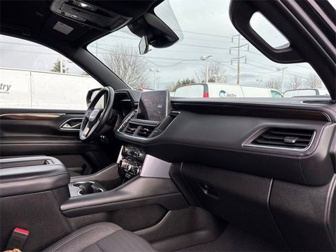 Used 2023 GMC Yukon XL SLE image 38