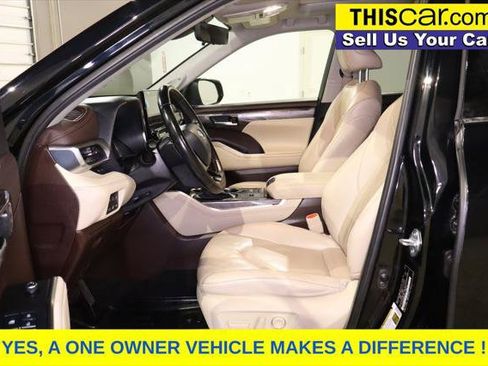 Used 2021 Toyota Highlander Platinum FWD image 11