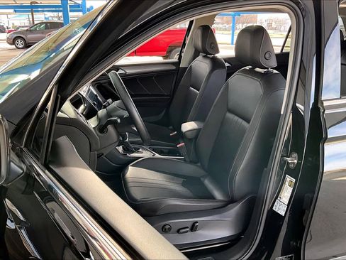 Used 2022 Volkswagen Tiguan SE image 7