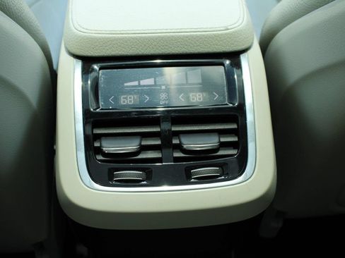 Used 2017 Volvo XC90 T6 Momentum w/ Vision Package AWD/4WD image 29