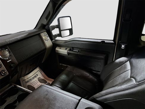 Used 2014 Ford F250 Lariat w/ Chrome Package image 22