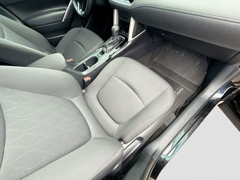 Used 2024 Toyota Corolla Cross LE FWD image 33