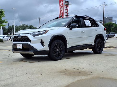Used 2024 Toyota RAV4 XSE AWD/4WD image 1