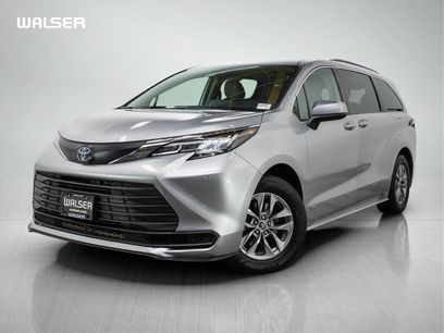 Used 2021 Toyota Sienna LE