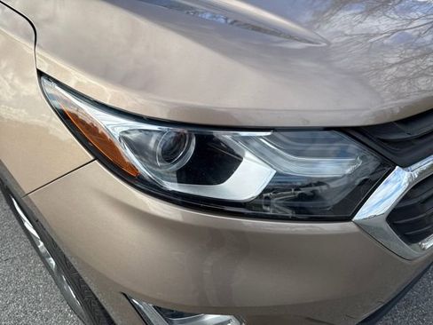 Used 2018 Chevrolet Equinox LT image 12