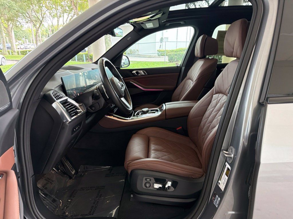 Used 2026 BMW X5 sDrive40i w/ M Sport Package RWD image 6