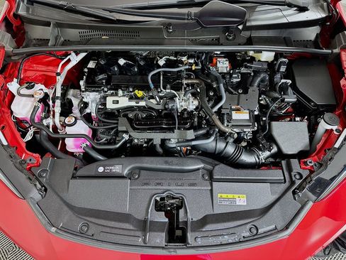 Used 2025 Toyota Prius XLE image 28