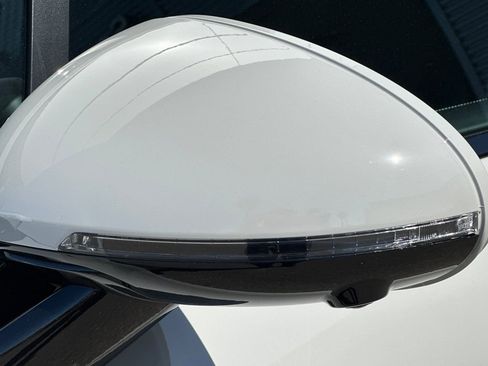 New 2026 Porsche Macan GTS image 40