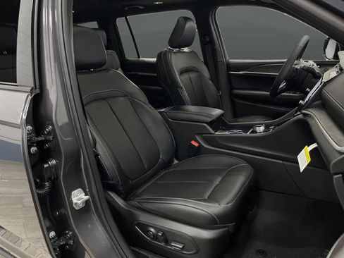 New 2026 Jeep Grand Cherokee L Limited w/ Luxury Tech Group II image 31